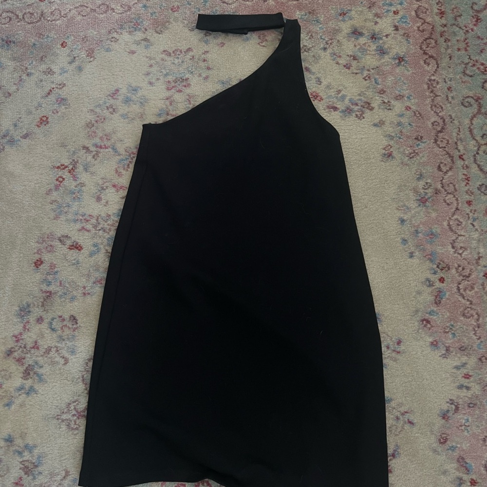 One Shoukd black dress with choker